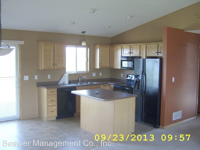 Foto del edificio - 4 br, 2 bath House - 809 10th ST NW