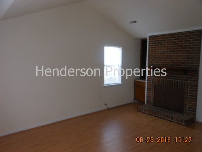 Building Photo - 8221 Meadowdale Ln