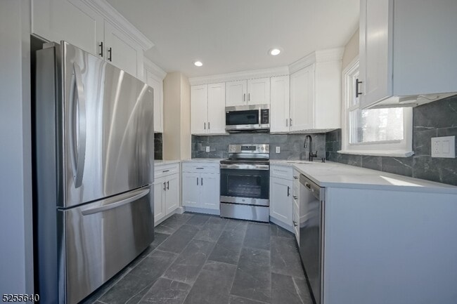 Building Photo - 56 Jardine Rd