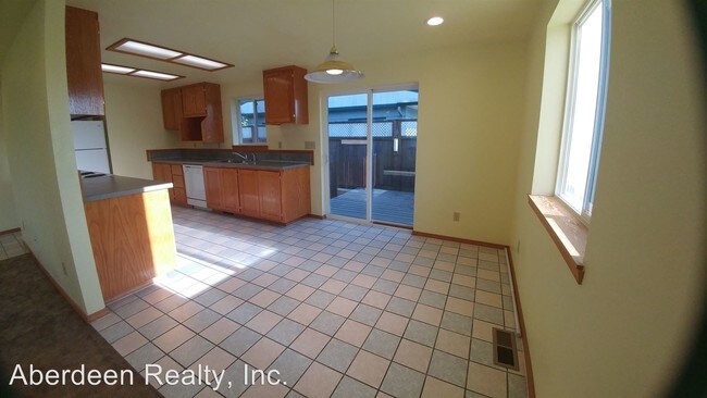 Building Photo - 3 br, 1 bath House - 2114 Becker Street