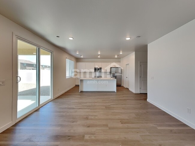 Building Photo - 9752 W Parkway Dr