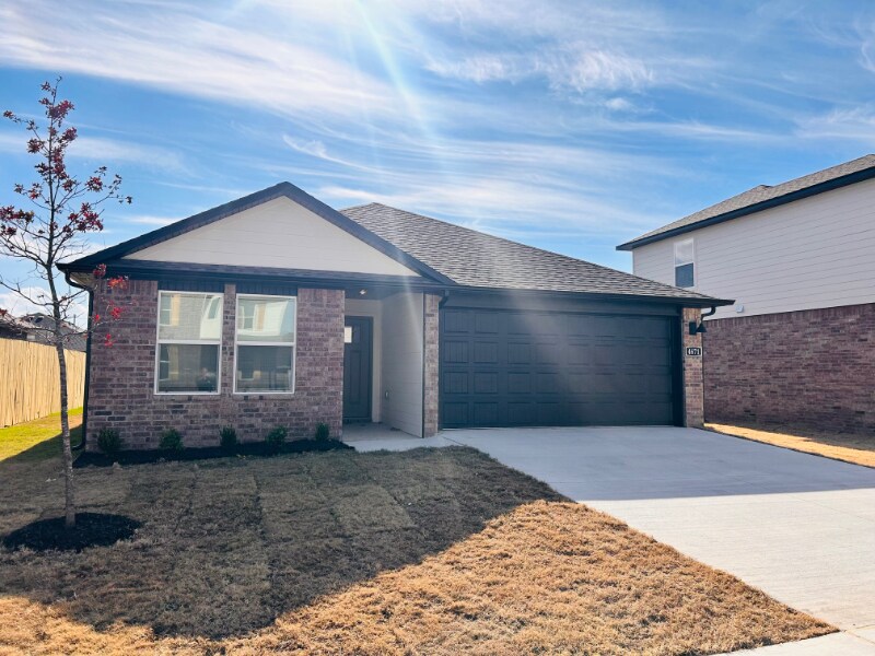 Foto principal - 4671 W Aurora St