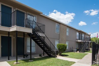 Ranchwood Apartments photo'