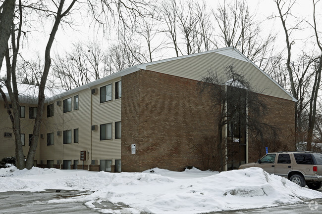 Building Photo - McGregor Meadows Apartments