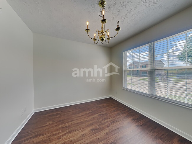 Foto del edificio - 2324 Pleasant Meadows Dr