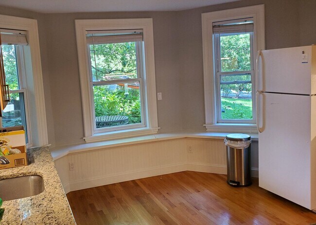 Eat-in kitchen overlooking patio - 81 Prospect St
