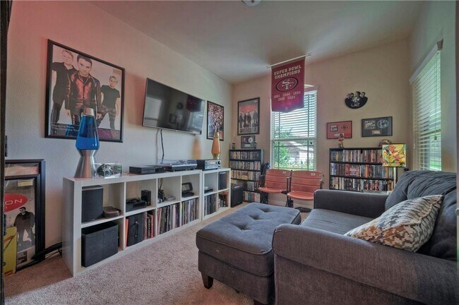 Foto del edificio - 5613 Arbor Hill Ln