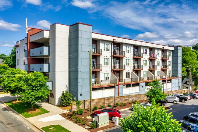 Building Photo - Marvel at Plaza Midwood