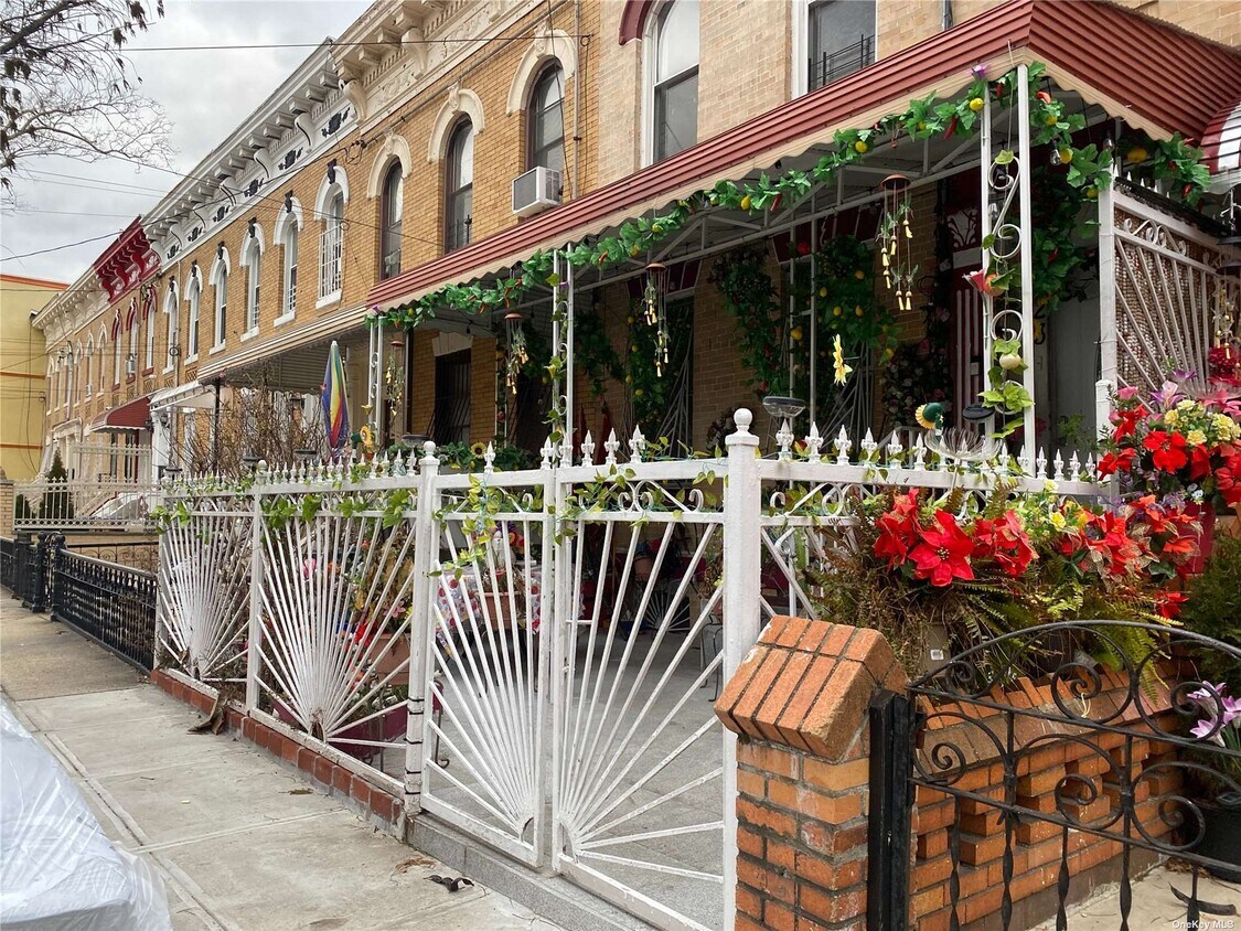 Foto principal - 523 Hemlock St