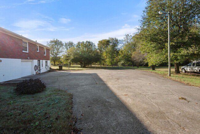 Foto del edificio - 4012 Oxbow Dr