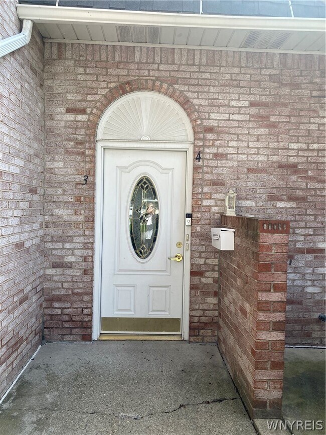 Foto del edificio - 4585 Chestnut Ridge Rd