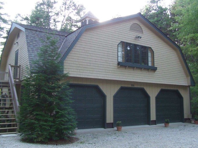 Building Photo - 186 Marston Ave
