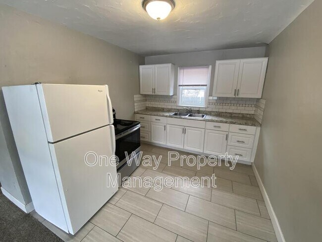 Building Photo - 1105 7th St