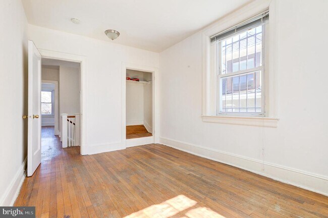 Building Photo - 1719 Lamont St NW
