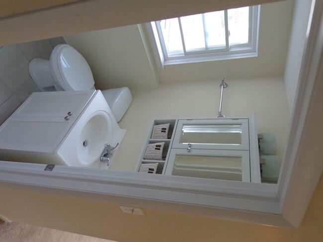 Foto del edificio - Inviting 3-Bedroom Split-Level Home with E...