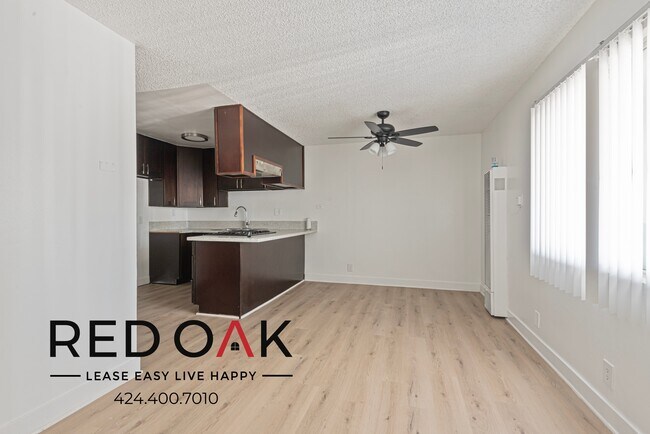 Foto del edificio - ~$400 OFF Each Month + 1 Month Free Parkin...