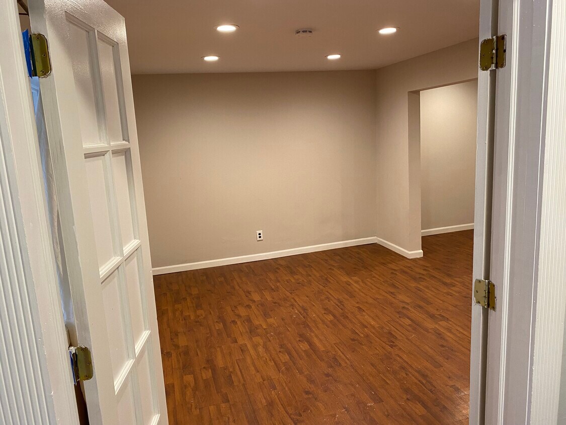 Room 1 - 63 Concord St