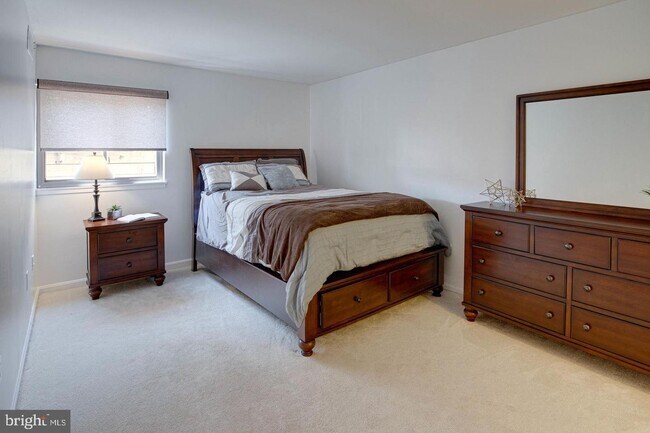 Foto del edificio - 9802 Kingsbridge Dr