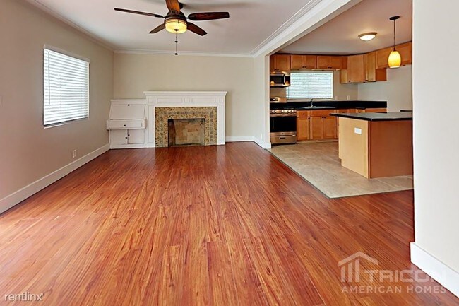 Foto del edificio - 3846 S Hobart Blvd