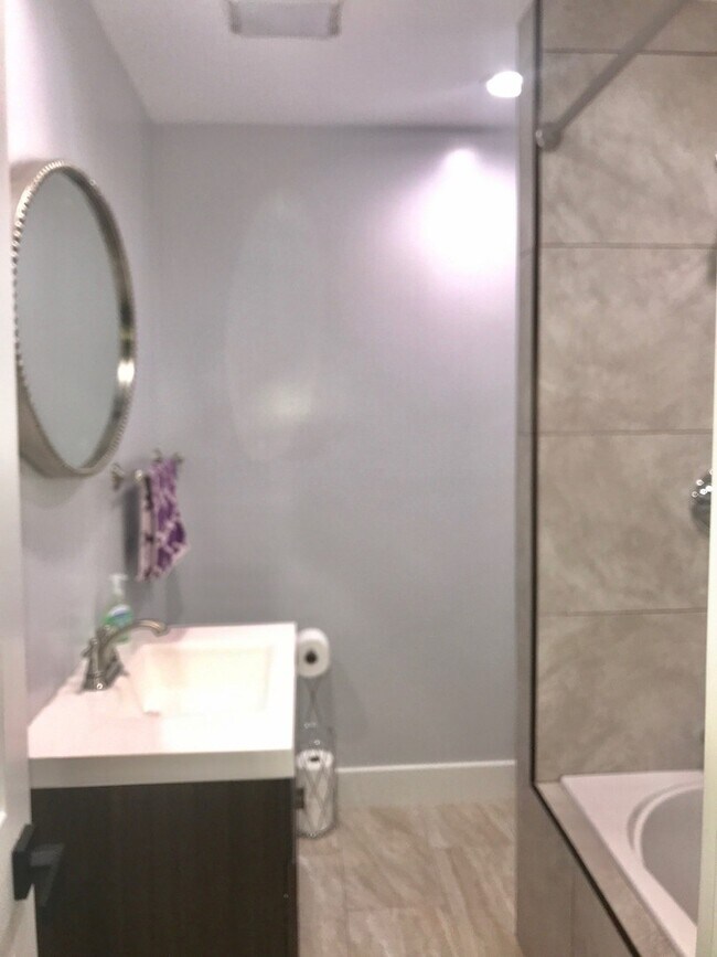 Foto del edificio - Stunning North Hills Home Completely Redone