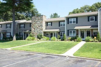 Building Photo - 396 Lake Pointe Dr