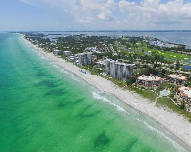Foto del edificio - 2425 Gulf of Mexico Dr