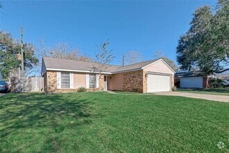 Building Photo - 2411 Country Pl Dr