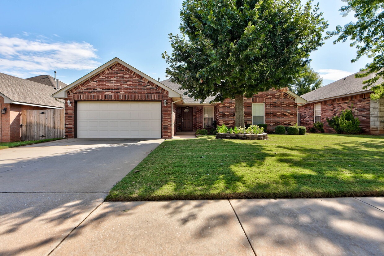 Primary Photo - 4716 Stag Horn Dr