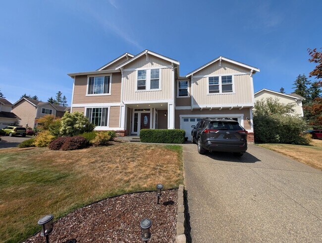 Foto del edificio - Spacious 4-Bedroom Corner Lot Home in Coyo...