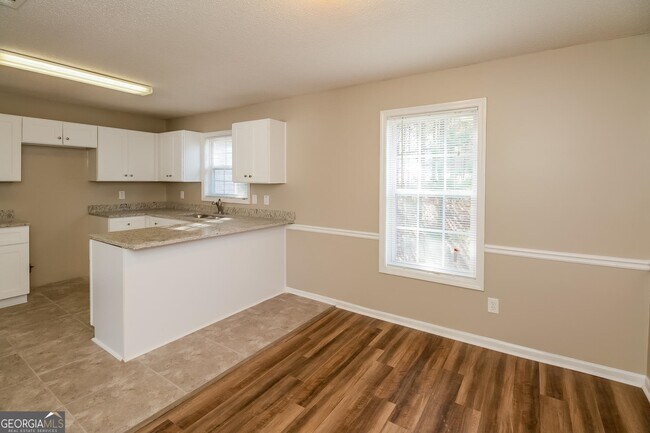 Building Photo - 8139 Green Garden Dr