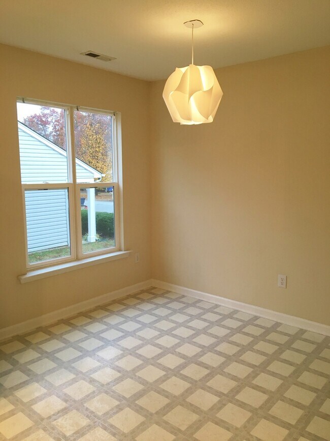 Building Photo - Simpsonville, 4bd/3ba, 1800+sf