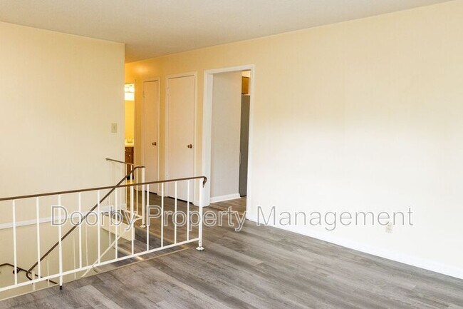 Building Photo - 8911 Drake Parkway Rd