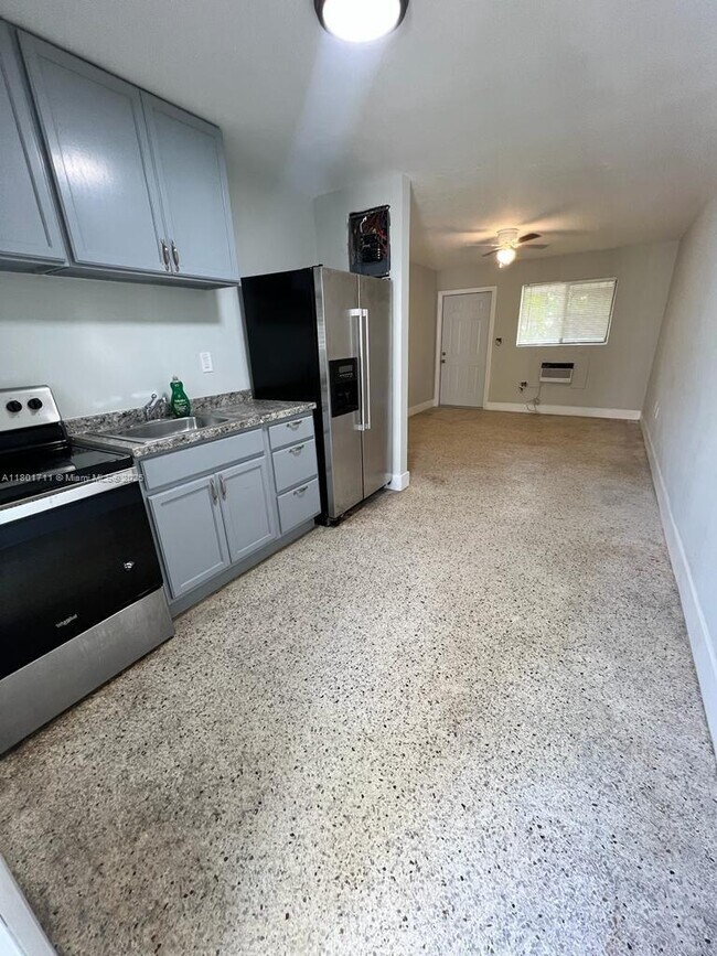 Foto del edificio - 1220 NW 12th St