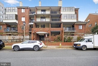 Building Photo - 1020 N Stafford St