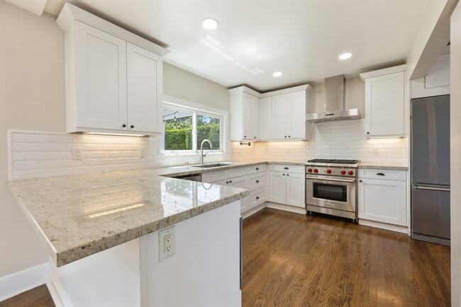 Building Photo - 3447 Goldfinch St
