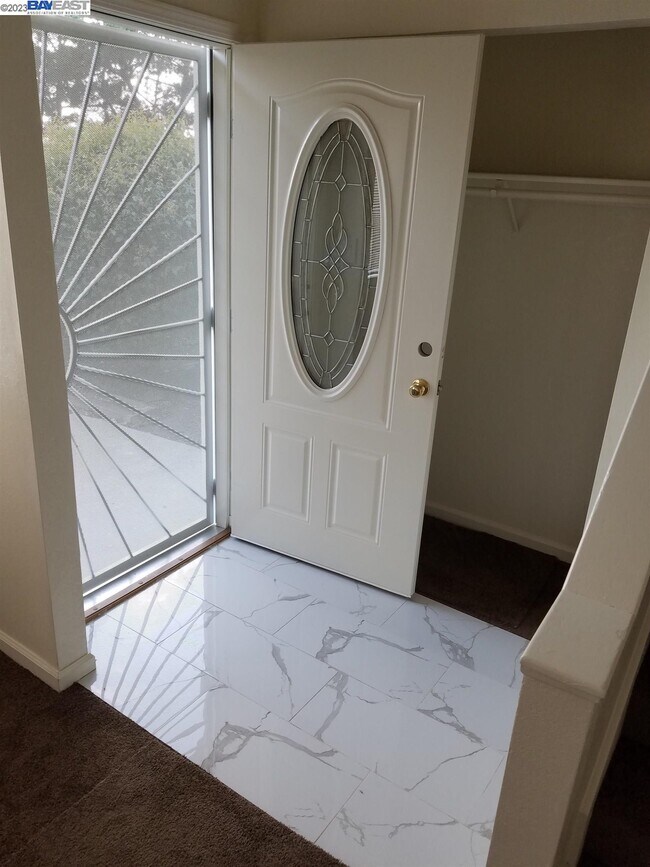 Foto del edificio - 9607 Elmview Dr