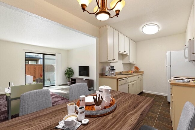 Foto del edificio - Almondwood Apartments