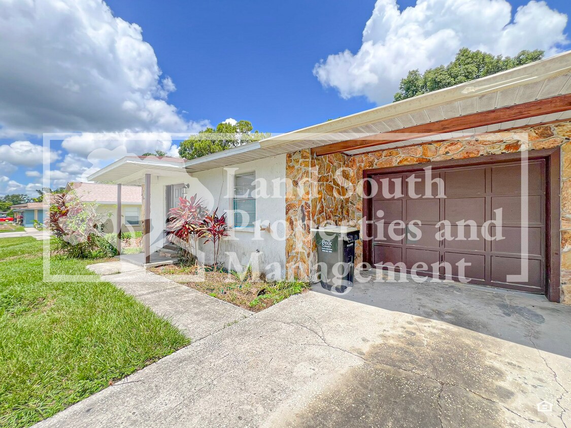 Foto principal - Newly Renovated 3-Bedroom Duplex with Mode...