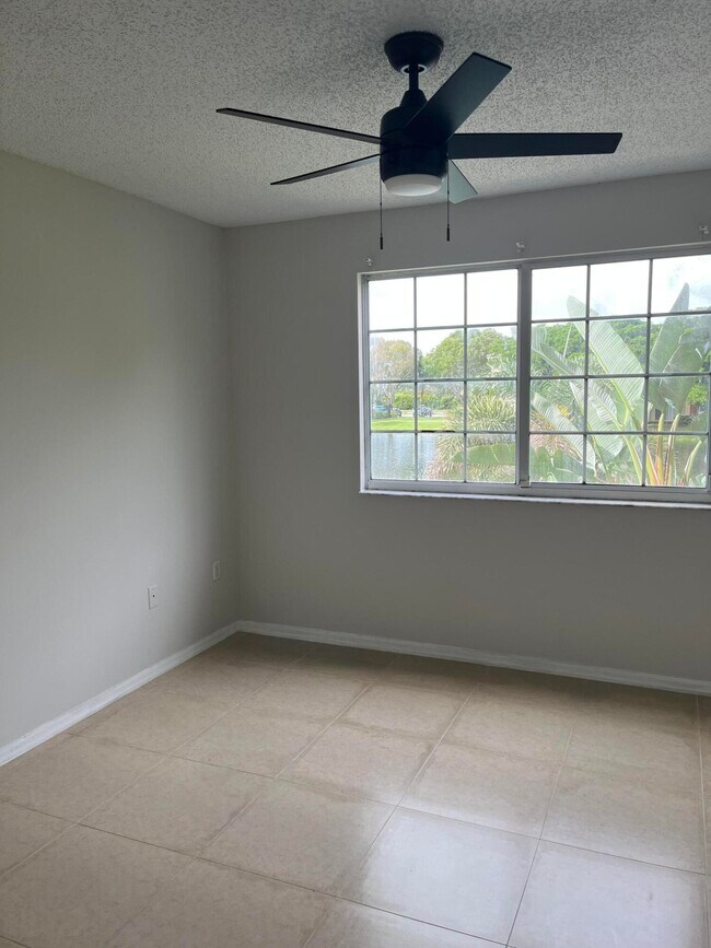 Foto del edificio - 4155 N Haverhill Rd