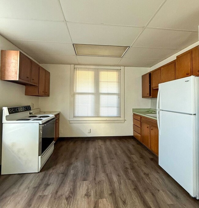 Building Photo - Darin Johnson Triplex