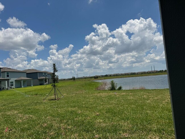Foto del edificio - 6011 Blue Paloma Ct