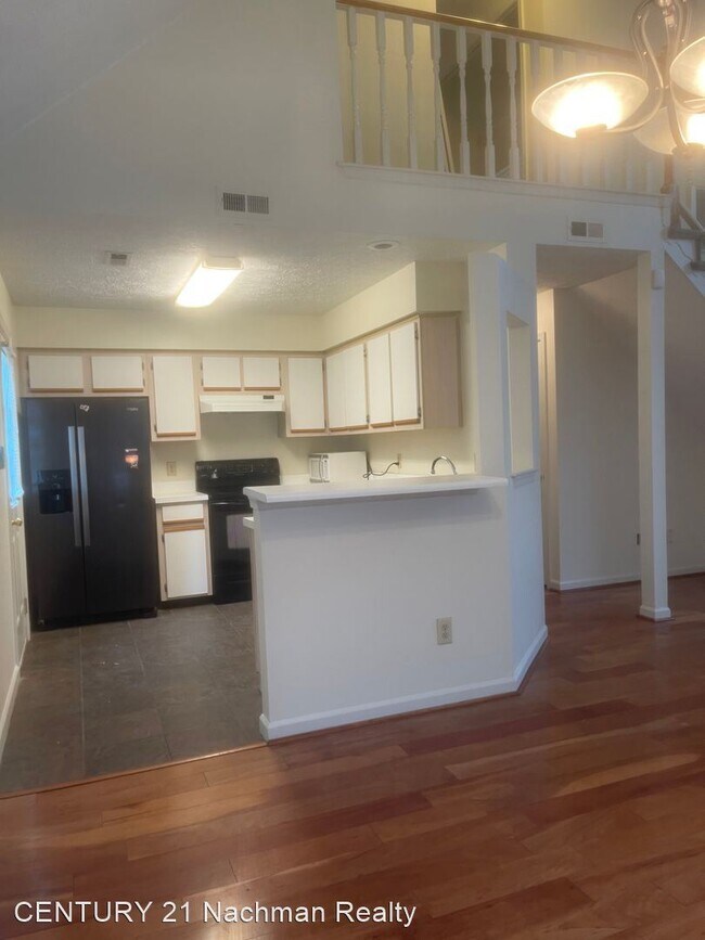 Building Photo - 3 br, 2 bath House - 151 Loch Circle