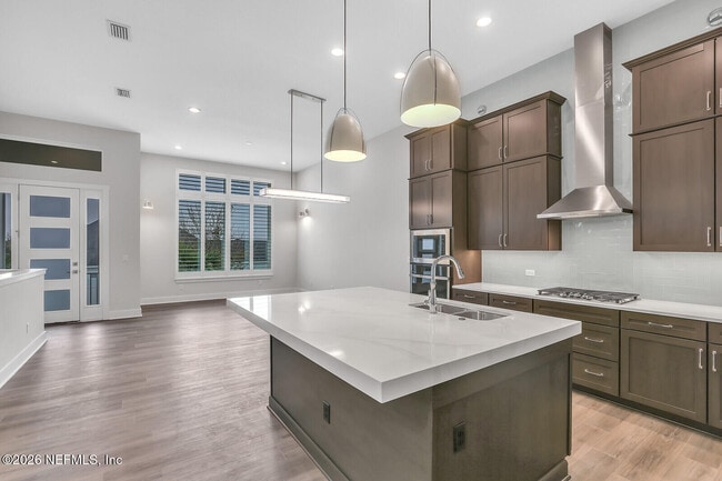 Foto del edificio - 459 Crestview Dr