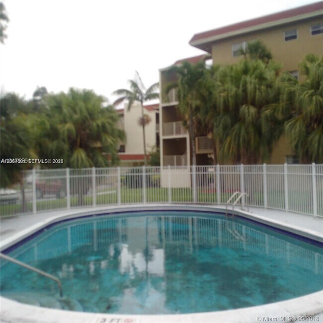 Building Photo - 3100 N Pine Island Rd