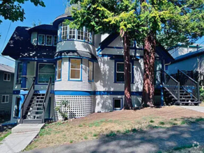 Building Photo - 4117 SE Long St