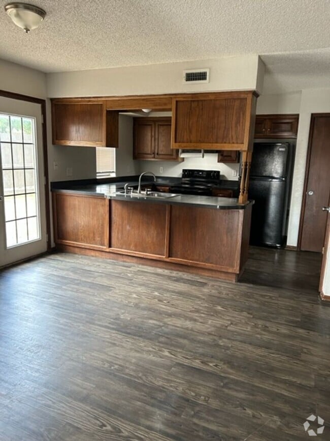 Building Photo - 4211 Fort Dr