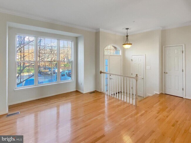 Building Photo - 13737 Lambertina Pl