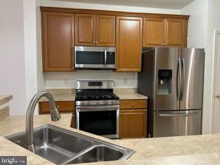 Foto del edificio - 74 Hoover Ave