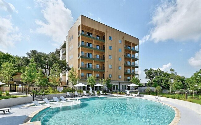 Foto del edificio - 4802 S Congress Ave