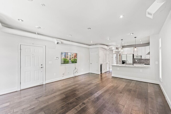 Building Photo - Modern U Street Condo | 2 Bed | 2 Bath | 1000 Sf | Large Balcony | 1 Parking Space